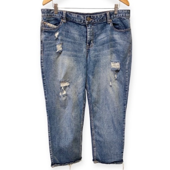 Maurices 15/16 Straight Cropped Fray Hem Jeans Mid Rise Distressed Stretch - Picture 1 of 9